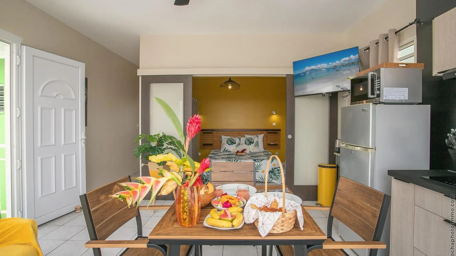 T2 vue mer 180° avec piscine pour Sunset lovers Les Trois-Ilets
