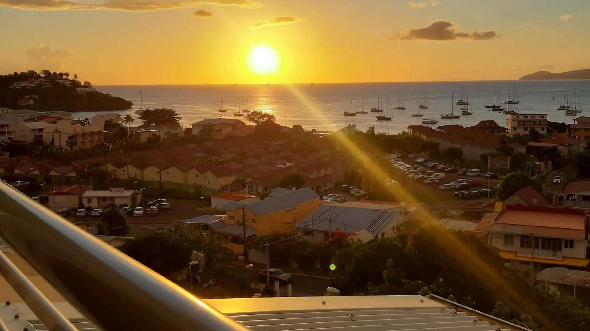 T2 vue mer 180° avec piscine pour Sunset lovers Les Trois-Ilets Martinique